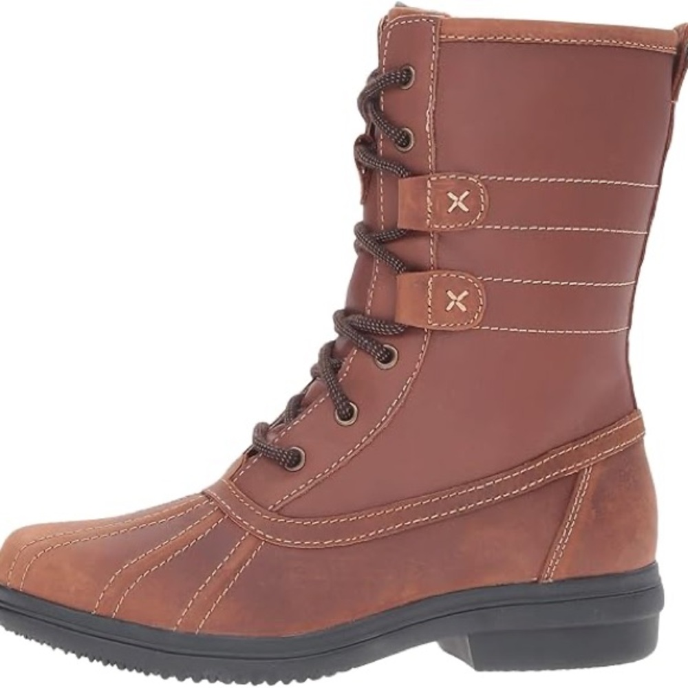 Clark’s duck boot size 6 🤎